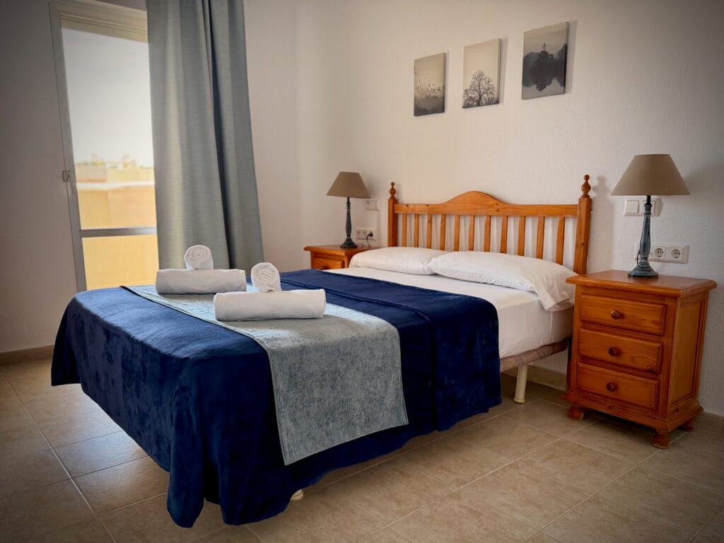 Apartamento de un Dormitorio Vista al Dormitorio - Playa de Benal - Kingfisher Apartments - Holiday Rentals