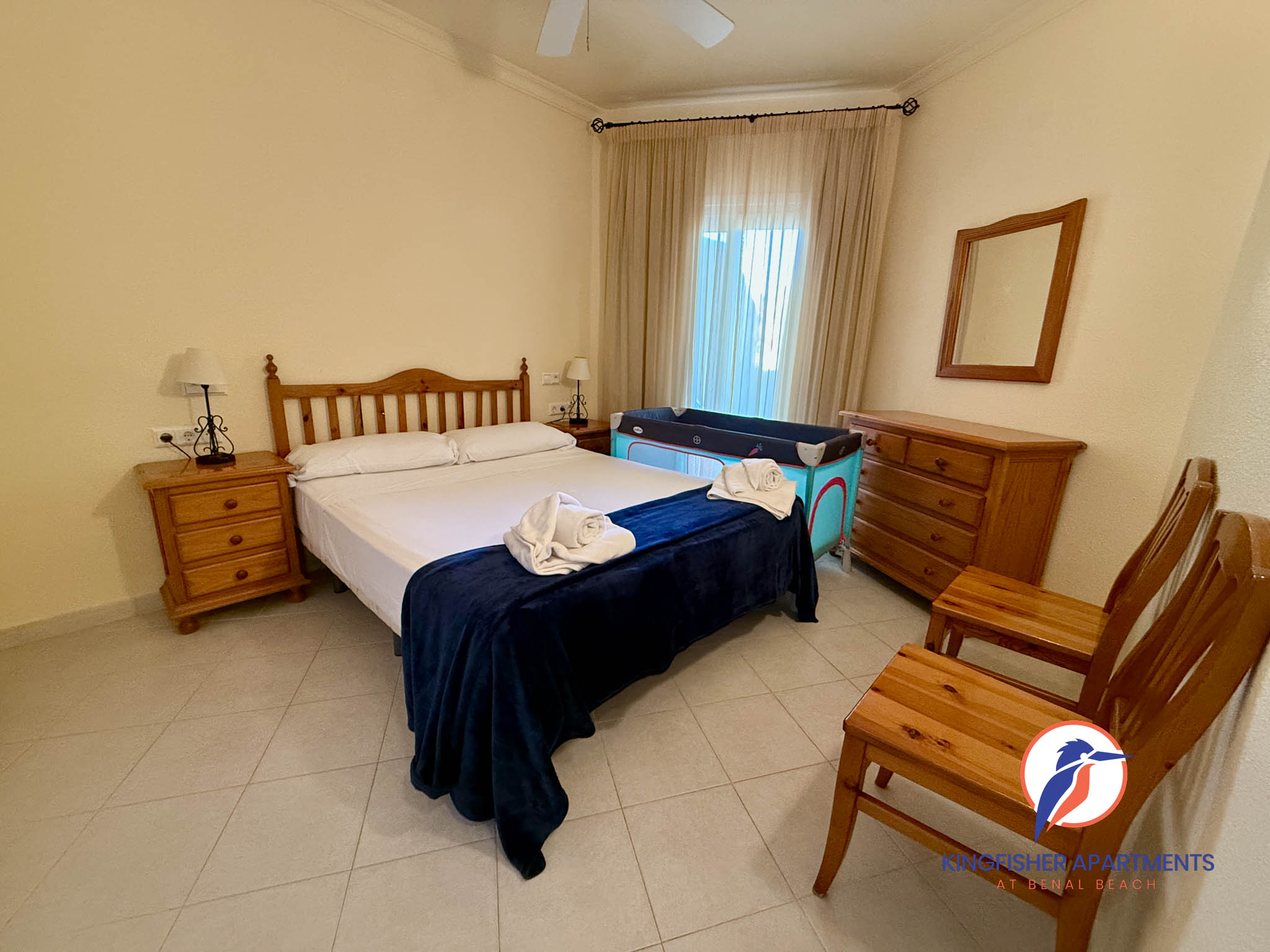 Family Suite Apartment - Bedroom - Cot - Benal Beach - Kingfisher Apartments - Holiday Rentals