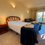 Apartamento tipo estudio - Sala de estar - Cama doble - Benal Beach - Kingfisher Apartments - Alquileres vacacionales
