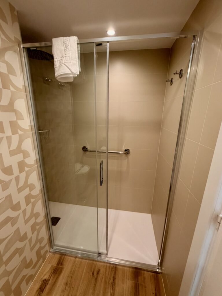 Kingfisher Apartments - Premium Rooms